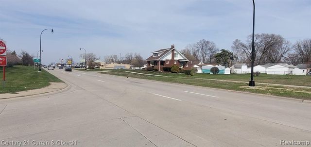 14447 Telegraph Road, Taylor, MI 48180