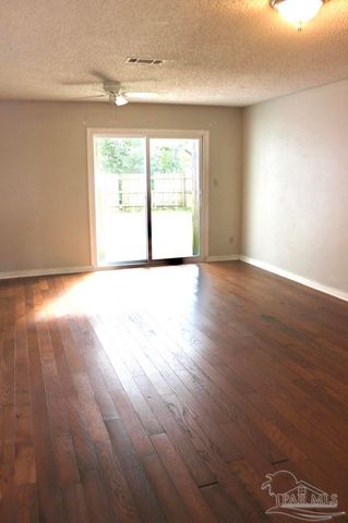 7705 Kipling St D, Pensacola, FL 32514