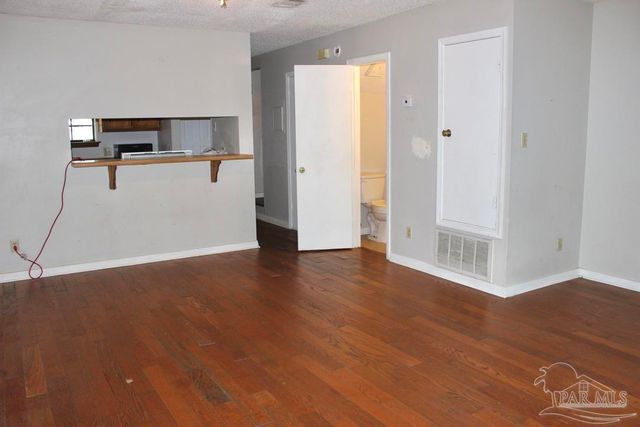 7705 Kipling St D, Pensacola, FL 32514