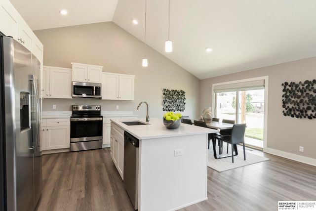 4916 S 199th Avenue, Omaha, NE 68135
