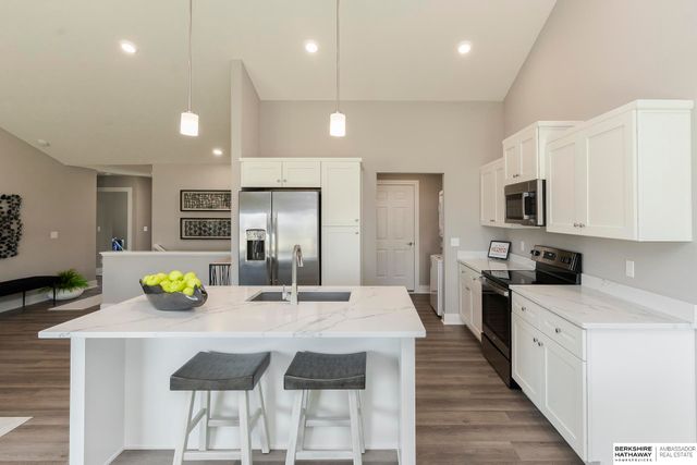 4916 S 199th Avenue, Omaha, NE 68135