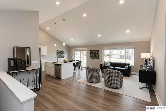 4916 S 199th Avenue, Omaha, NE 68135