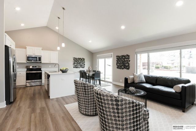 4916 S 199th Avenue, Omaha, NE 68135