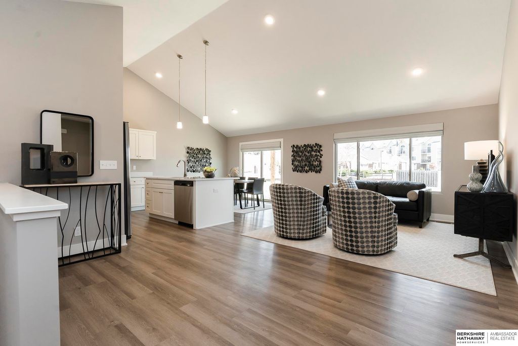 4916 S 199th Avenue, Omaha, NE 68135