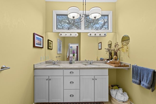 15E Riverview Ave 15E, Mashpee, MA 02649