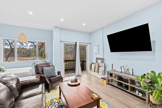 15E Riverview Ave 15E, Mashpee, MA 02649