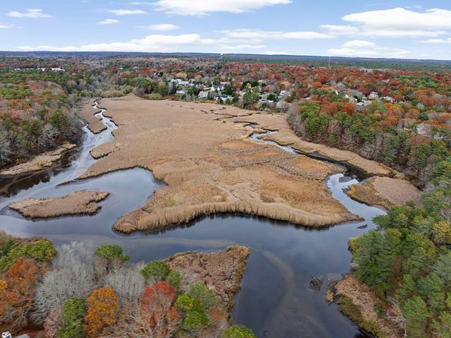 15E Riverview Ave 15E, Mashpee, MA 02649