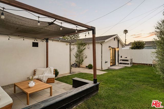 8356 Naylor Avenue, Los Angeles, CA 90045