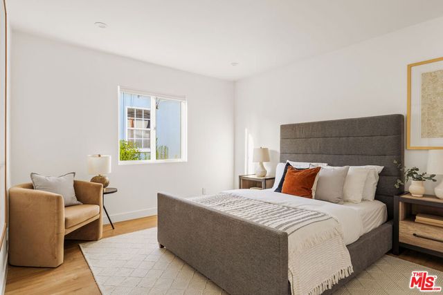 8356 Naylor Avenue, Los Angeles, CA 90045