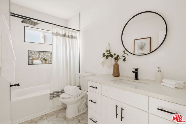 8356 Naylor Avenue, Los Angeles, CA 90045