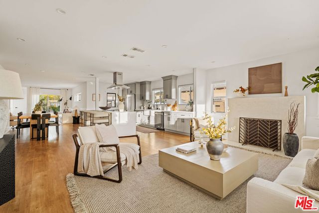 8356 Naylor Avenue, Los Angeles, CA 90045