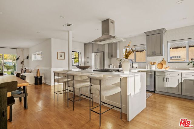 8356 Naylor Avenue, Los Angeles, CA 90045