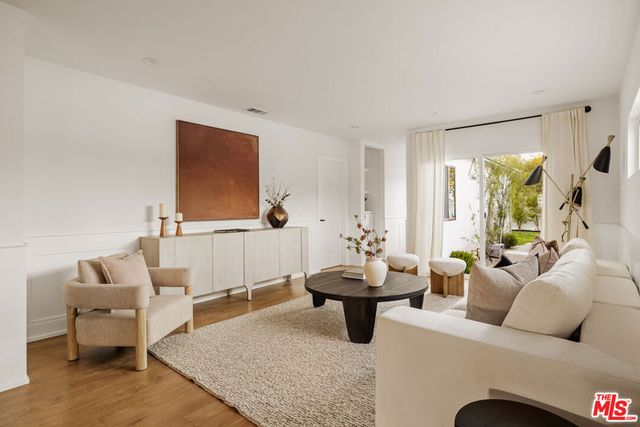 8356 Naylor Avenue, Los Angeles, CA 90045