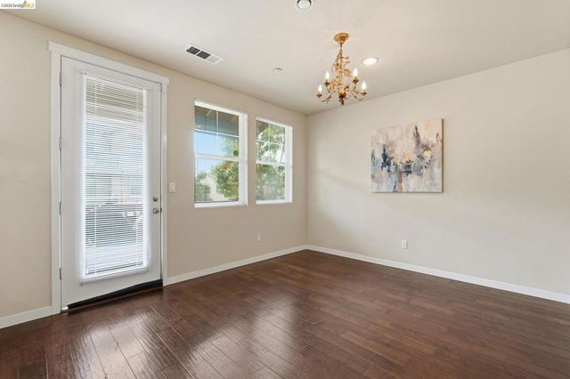 104 Serra Way, San Pablo, CA 94806