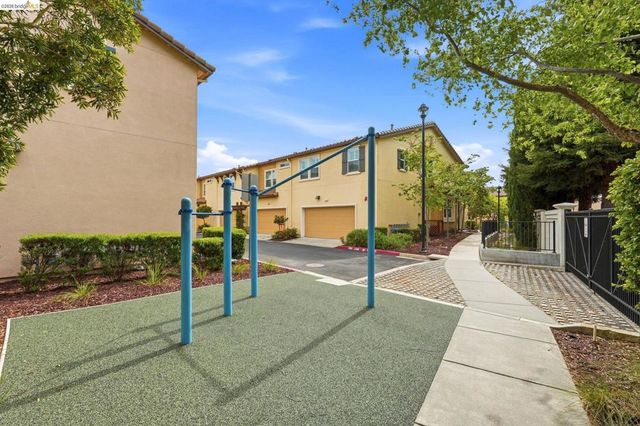 104 Serra Way, San Pablo, CA 94806