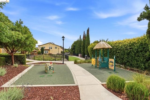 104 Serra Way, San Pablo, CA 94806