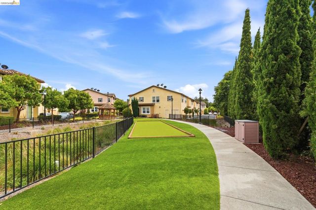 104 Serra Way, San Pablo, CA 94806