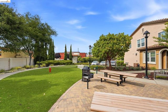 104 Serra Way, San Pablo, CA 94806
