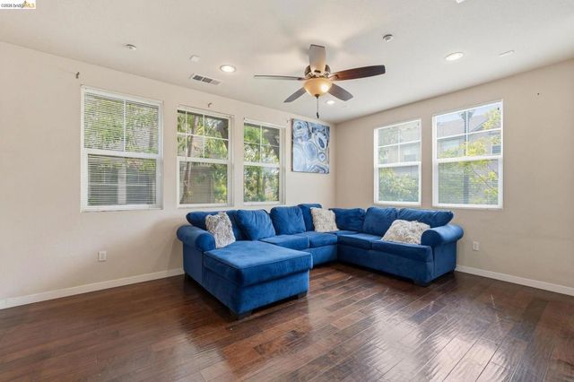 104 Serra Way, San Pablo, CA 94806