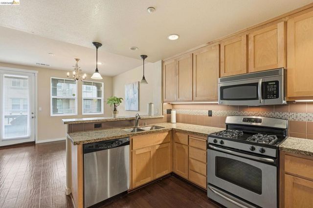 104 Serra Way, San Pablo, CA 94806