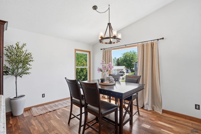 110 WINDSLOW DR, Rapid City, SD 57701