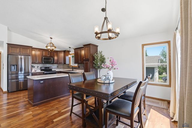 110 WINDSLOW DR, Rapid City, SD 57701