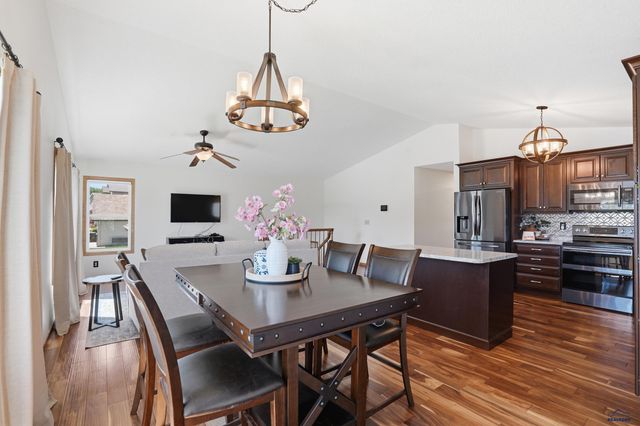 110 WINDSLOW DR, Rapid City, SD 57701