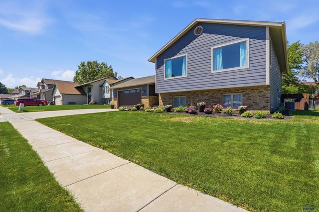 110 WINDSLOW DR, Rapid City, SD 57701