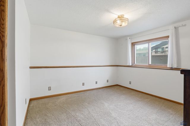 110 WINDSLOW DR, Rapid City, SD 57701
