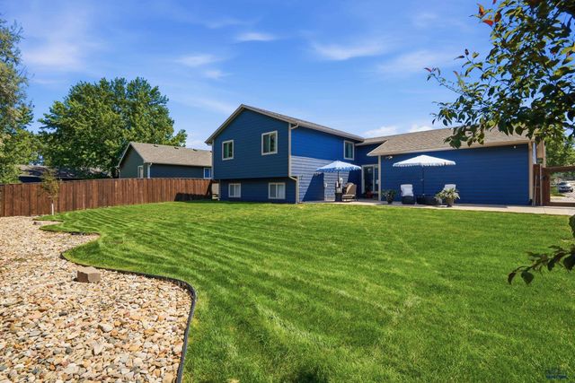 110 WINDSLOW DR, Rapid City, SD 57701