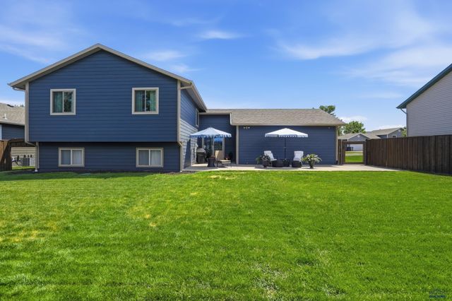 110 WINDSLOW DR, Rapid City, SD 57701