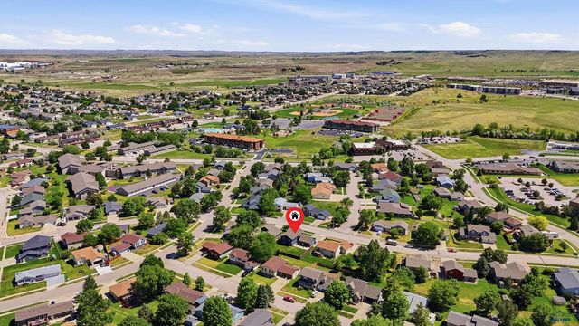 110 WINDSLOW DR, Rapid City, SD 57701