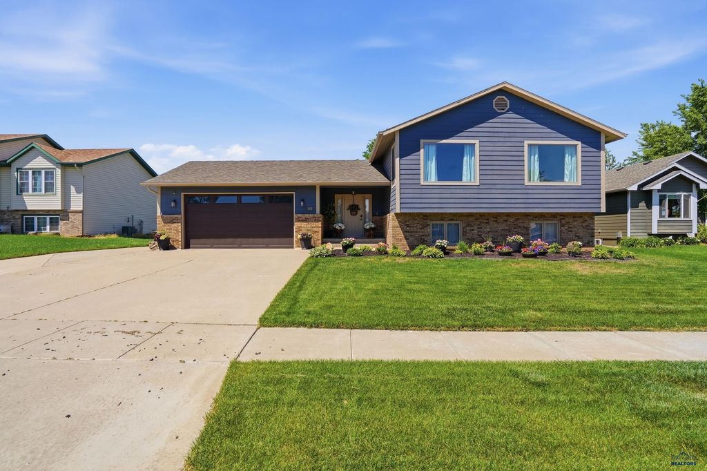 110 WINDSLOW DR, Rapid City, SD 57701