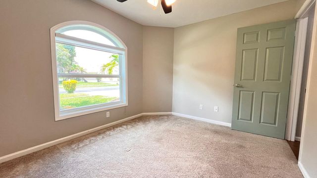 1627 Oak Berry Circle, Wellington, FL 33414