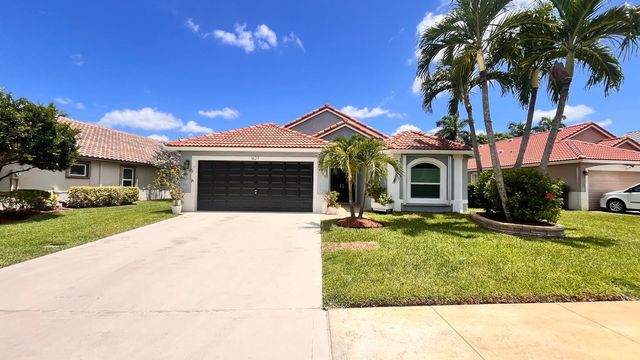 1627 Oak Berry Circle, Wellington, FL 33414