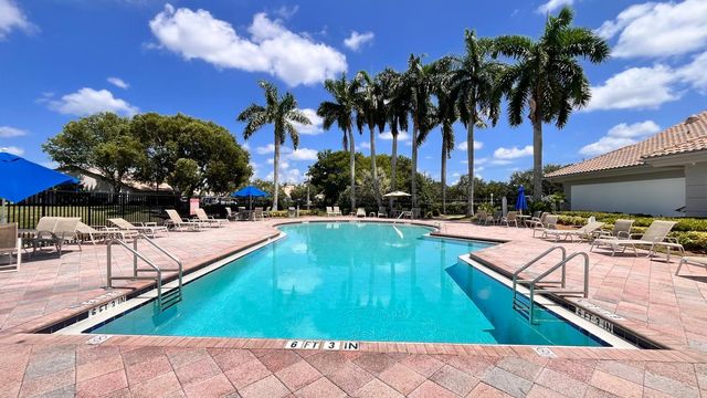 1627 Oak Berry Circle, Wellington, FL 33414