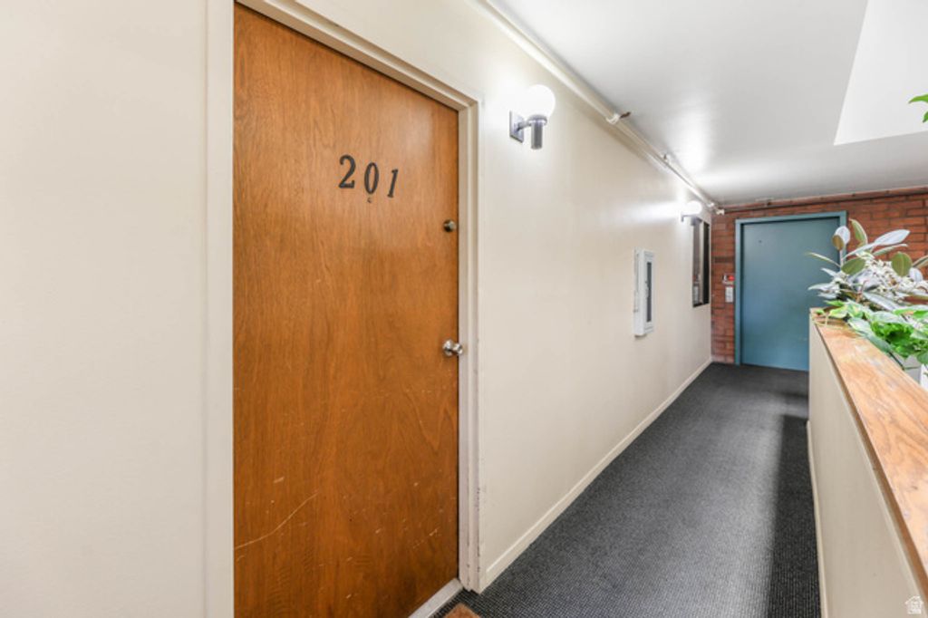 Image 3 of property listing at 845 E 100 S #201, Salt Lake City, UT 84102