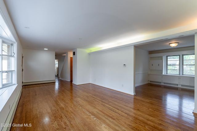 1258 Hawthorn Road, Niskayuna, NY 12309