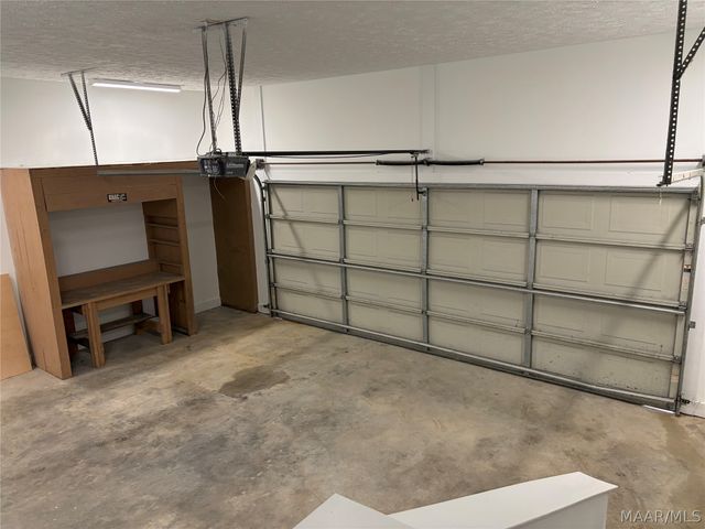 140 LAUREL HILL Drive, Prattville, AL 36066