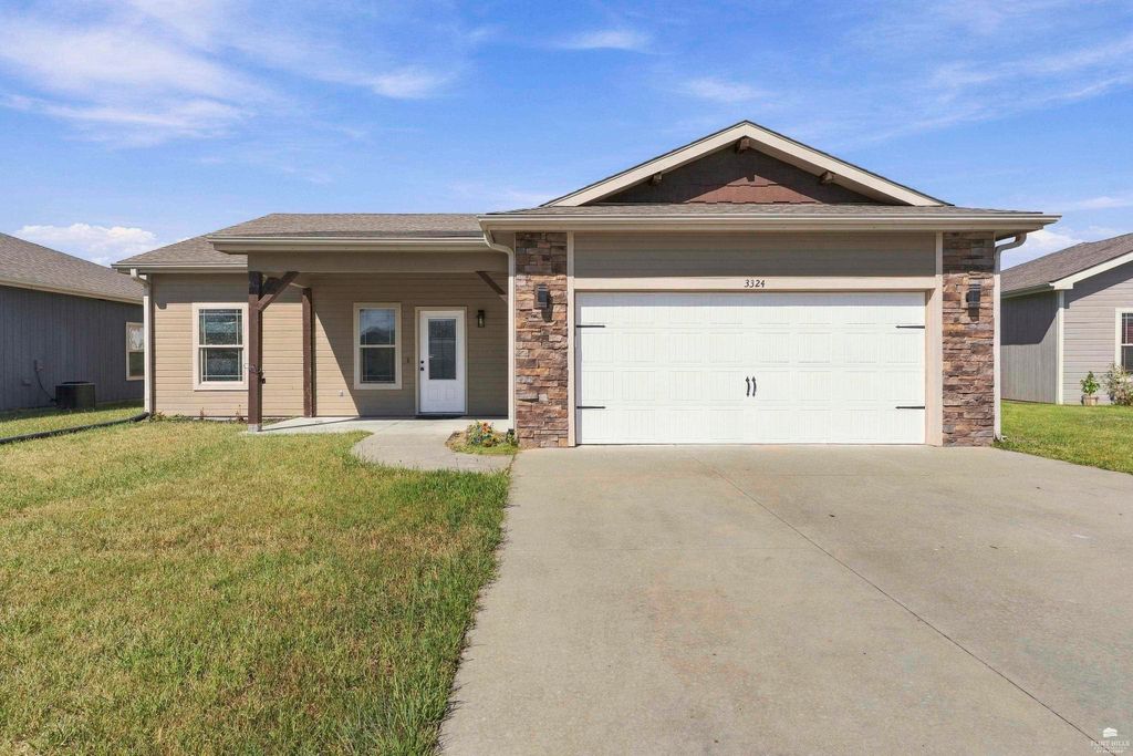 3324 Half Full Drive, Manhattan, KS 66502