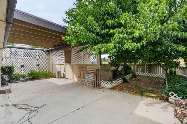 983 E 5400 S, South Ogden, UT 84405