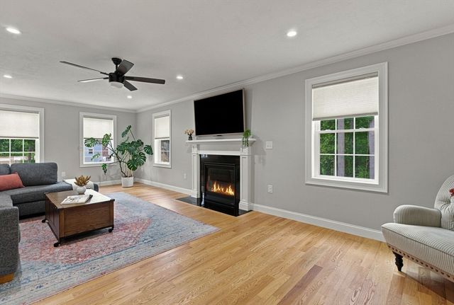 12 Gove Rd, Billerica, MA 01821