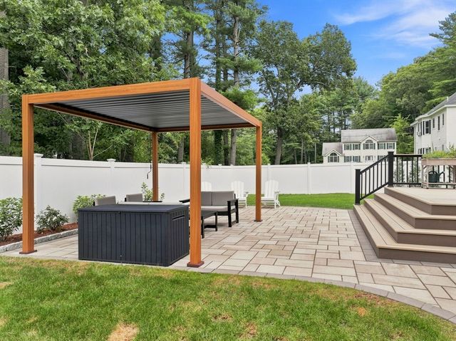 12 Gove Rd, Billerica, MA 01821