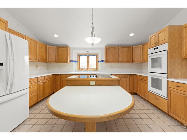 7598 Estate Cir, Niwot, CO 80503