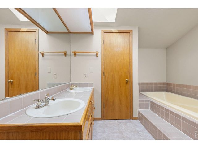 7598 Estate Cir, Niwot, CO 80503