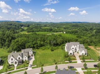 9113 Sawtooth Ln, College Grove, TN 37046