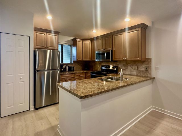 402 Club Drive, Palm Beach Gardens, FL 33418