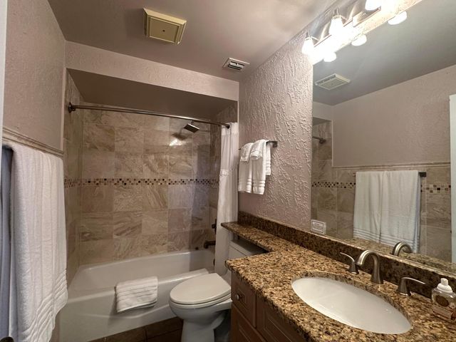 402 Club Drive, Palm Beach Gardens, FL 33418