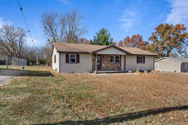 1201 Robin Road, Mahomet, IL 61853