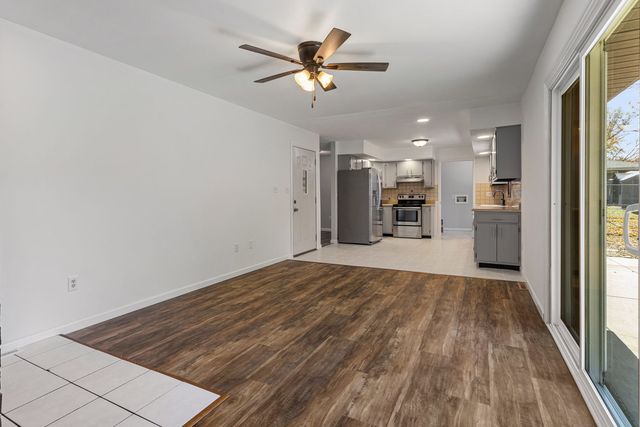 1201 Robin Road, Mahomet, IL 61853